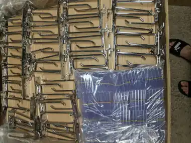 175 - 4" T Slat Wall Hooks w/ Sign Holder Expédition Rapide