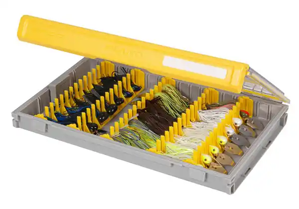 Boîte à leurres Plano Edge Master Skirted/Bladed Jig 3700 Soldes