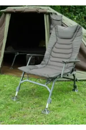 Affaire À Saisir Strategy Throne 61 Chair