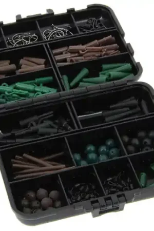170 x NGT d'accessoires carpe + 4 boites de rangement Réduction